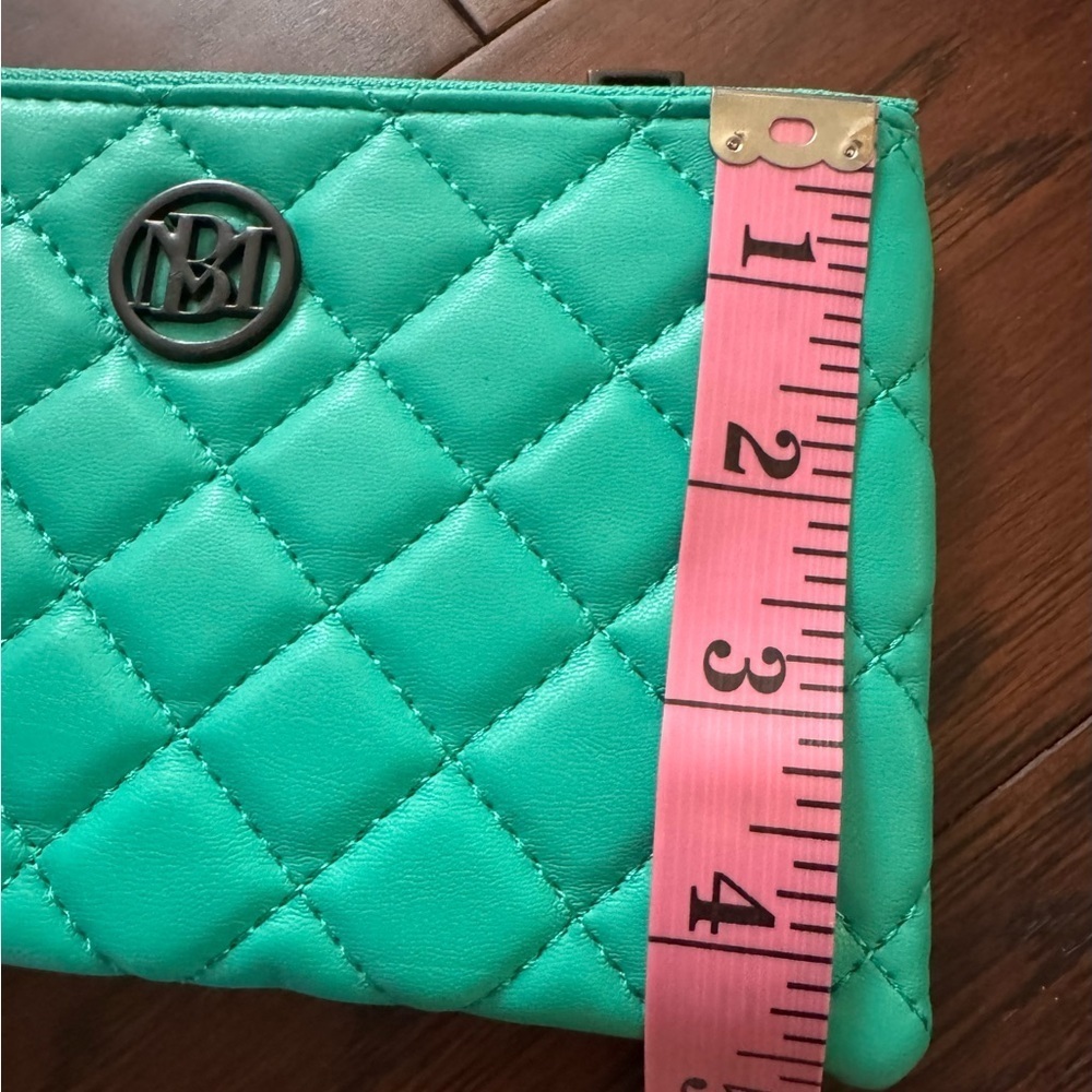 BADGLEY MISCHKA Vegan Leather Diamond Quilt Clutch/Wristlet Green New W Tags - Picture 5 of 6